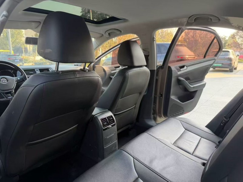 枣庄17年大众速腾5