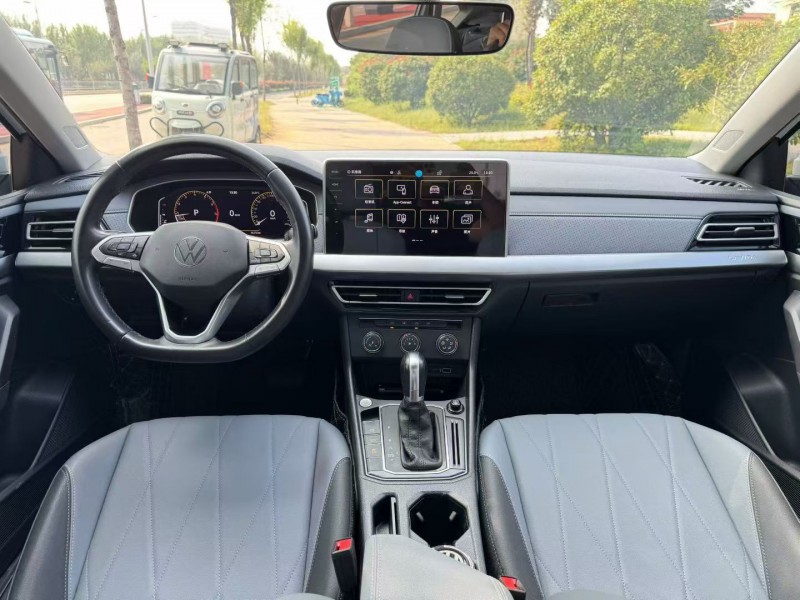 枣庄22年大众朗逸4