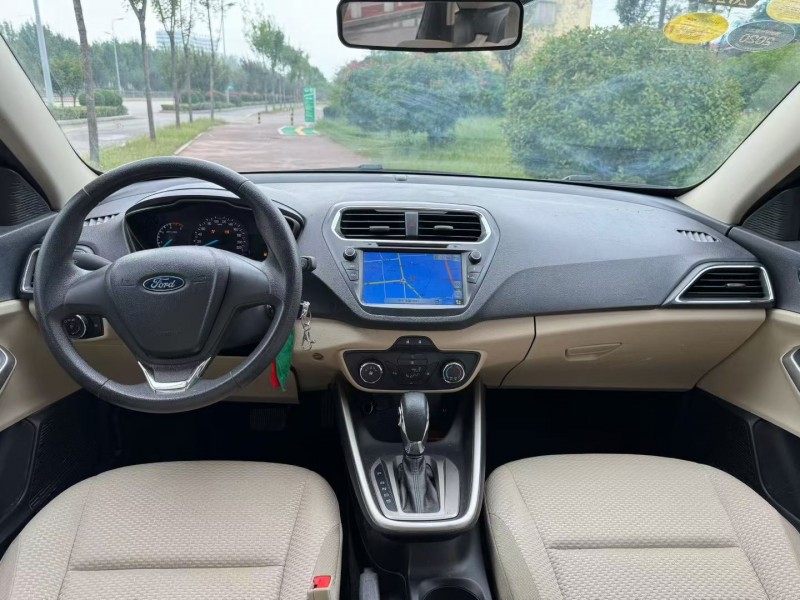 东营17年福特福睿斯6