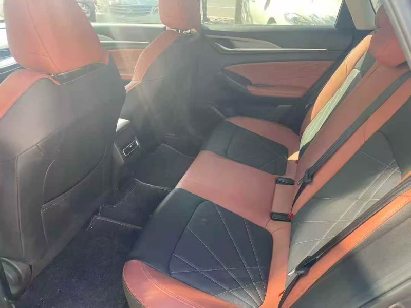 景德镇25年长安汽车逸动3