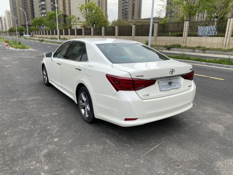 兰州16年丰田皇冠8