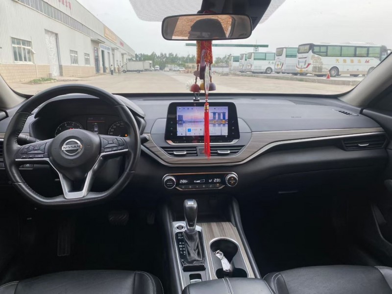 兰州22年日产天籁5