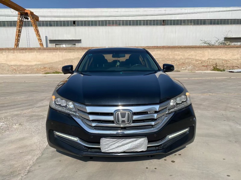 兰州14年本田雅阁1