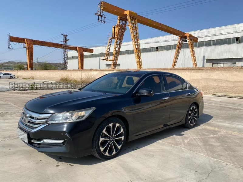 兰州14年本田雅阁3