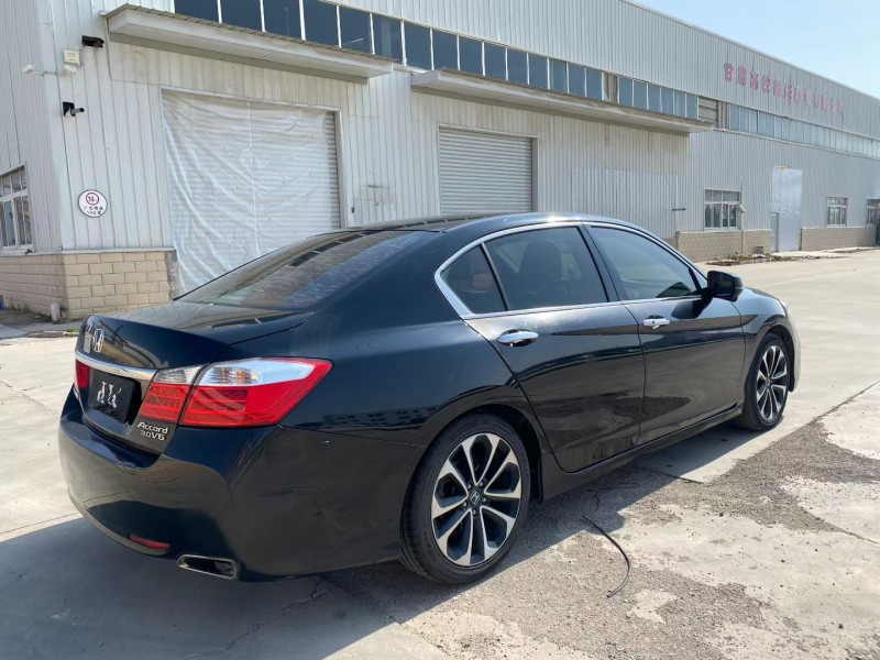 兰州14年本田雅阁7