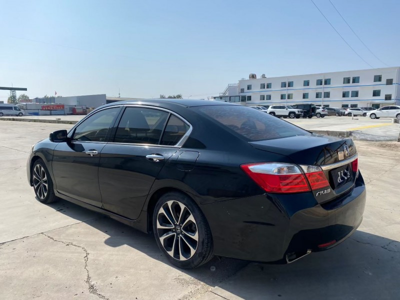 兰州14年本田雅阁8