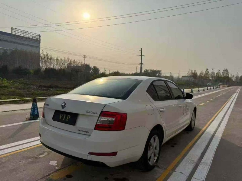 菏泽16年斯柯达明锐7