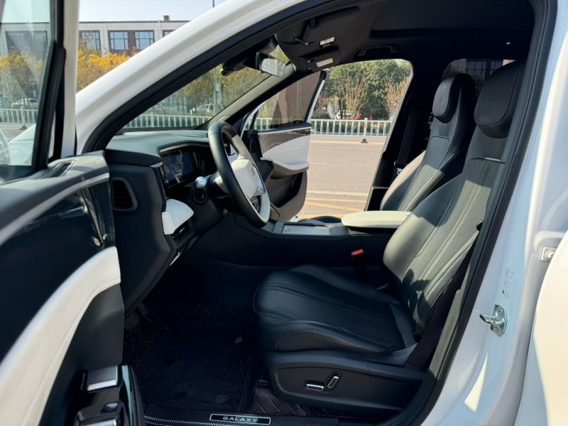 济宁24年吉利银河6