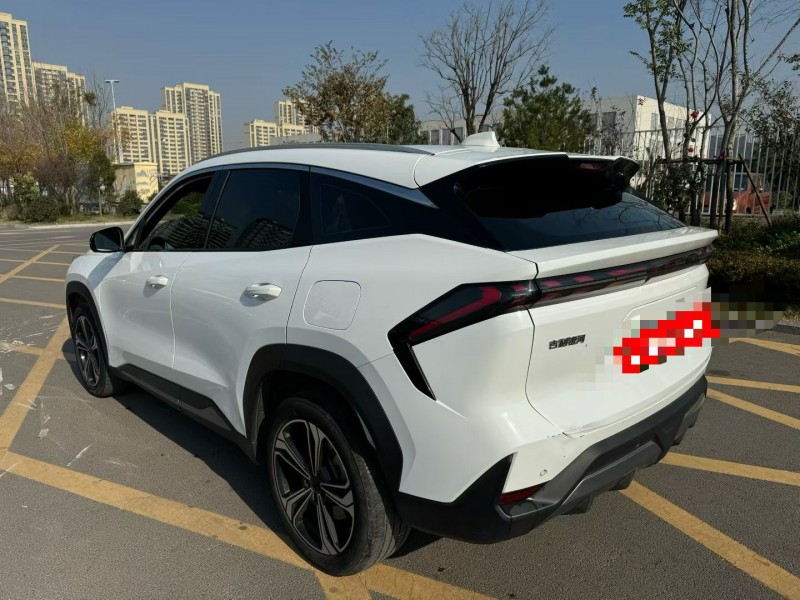 济宁24年吉利银河8