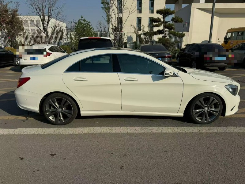 济宁17年奔驰CLA7