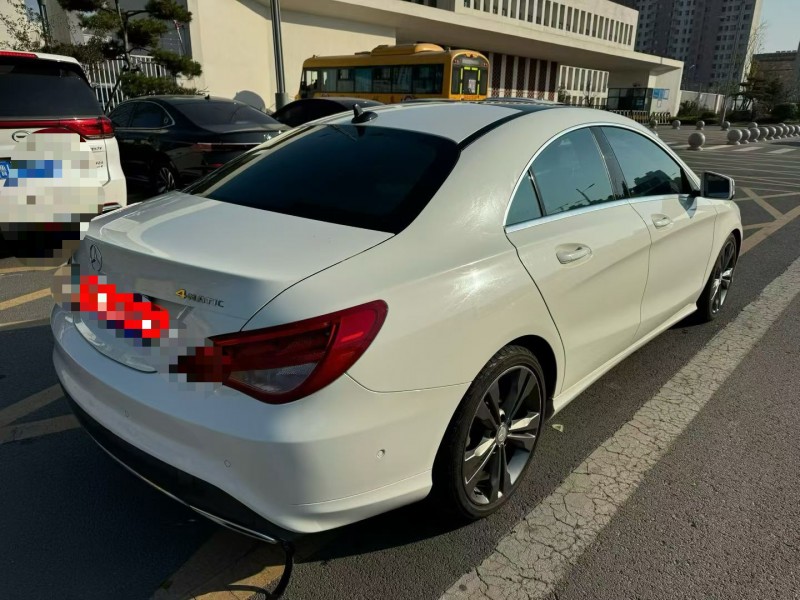 济宁17年奔驰CLA8