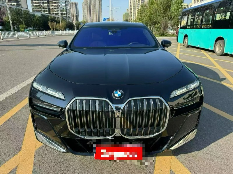 济宁24年宝马7系1