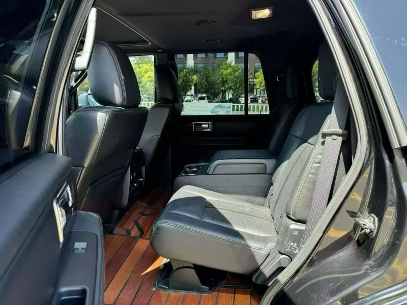 济宁18年林肯领航员3