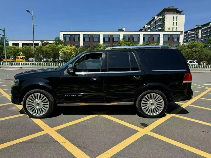 济宁18年林肯领航员7