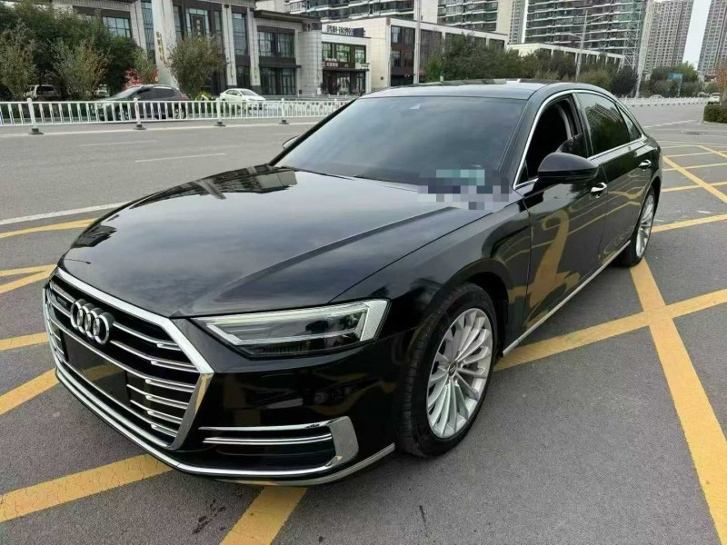 济宁19年奥迪A8L2