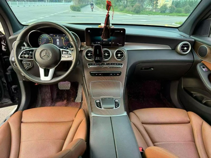济宁22年奔驰GLC4