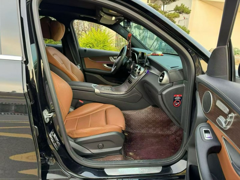 济宁22年奔驰GLC5