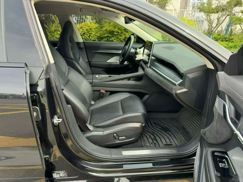 济宁23年极氪汽车0014