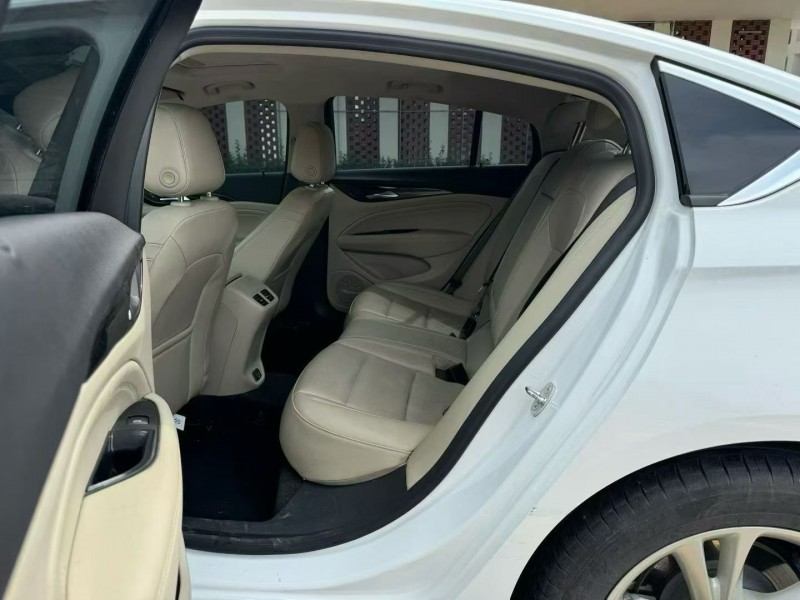 济宁22年别克君威3