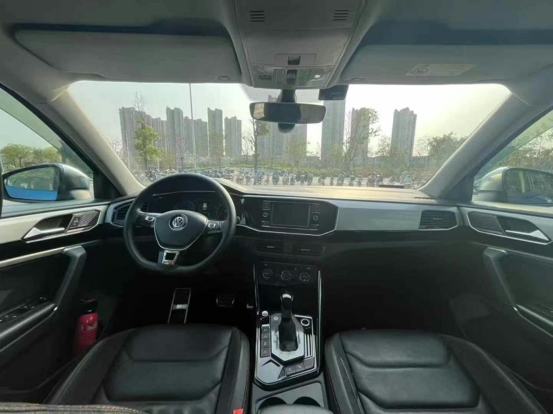 东莞19年大众探岳5