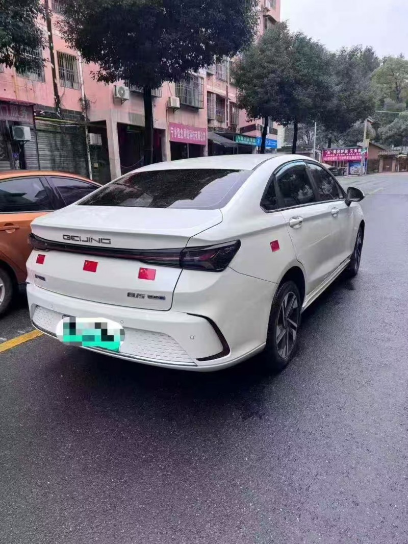 长沙23年北汽新能源EU系列8