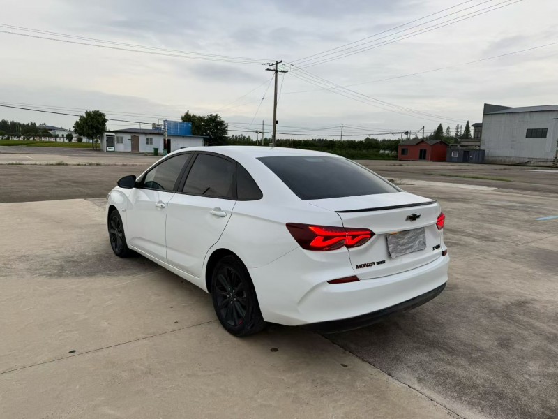 徐州20年雪佛兰科鲁泽3