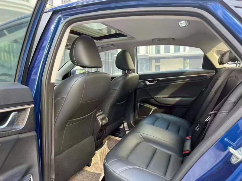 广州21年吉利帝豪8