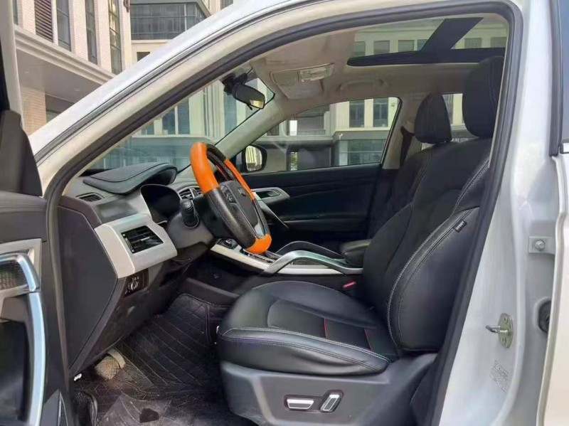 广州19年吉利博越8