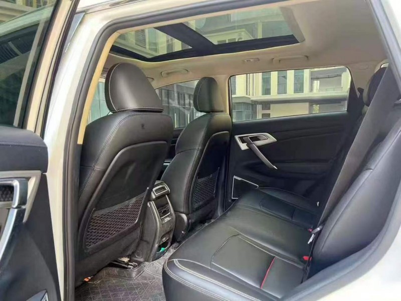 广州19年吉利博越9