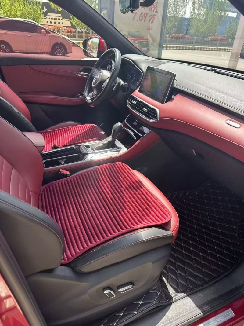 东营19年名爵HS5