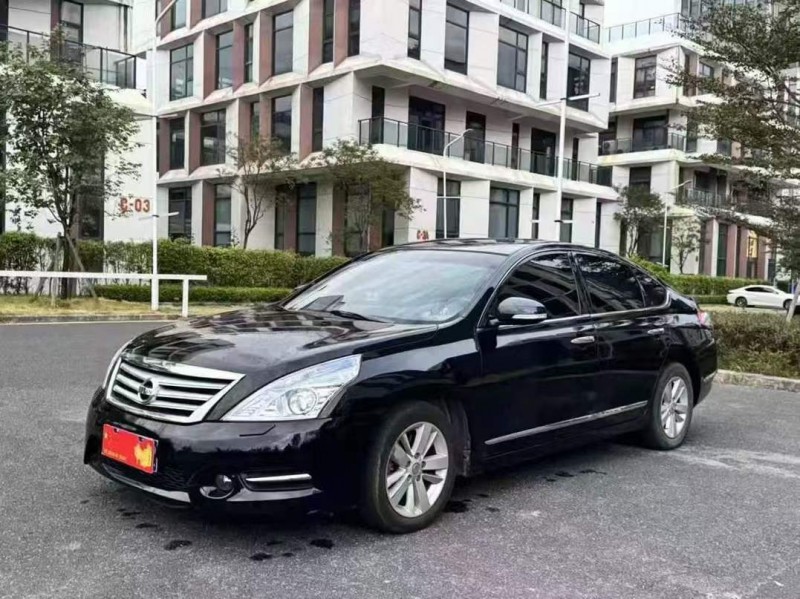 广州10年日产天籁3