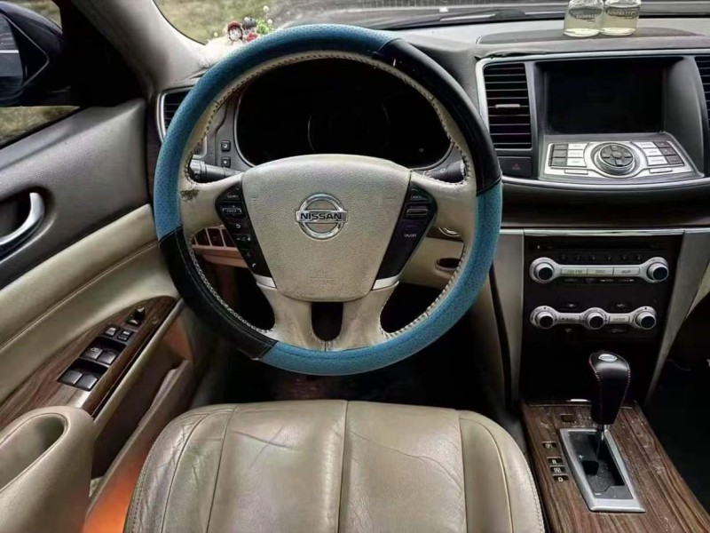 广州10年日产天籁8