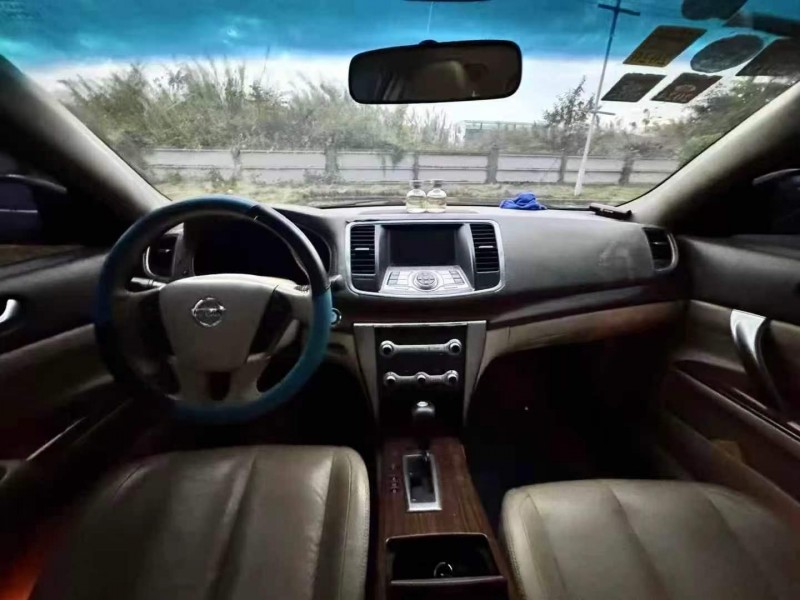 广州10年日产天籁9