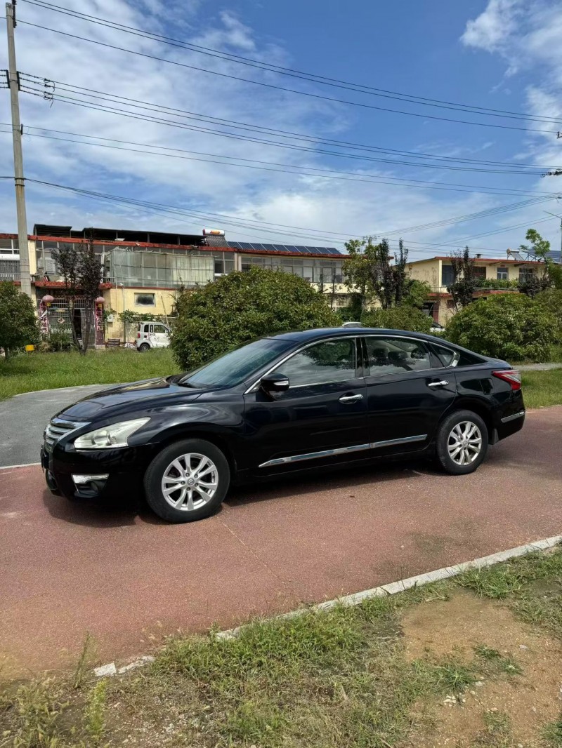 东营14年日产天籁2