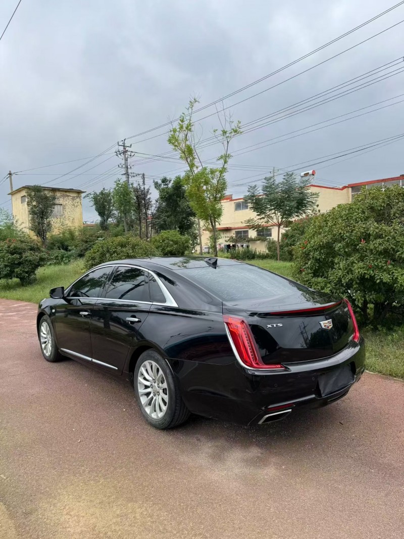 枣庄17年凯迪拉克XTS7