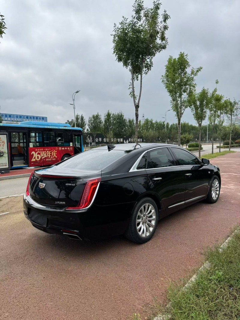 枣庄17年凯迪拉克XTS8