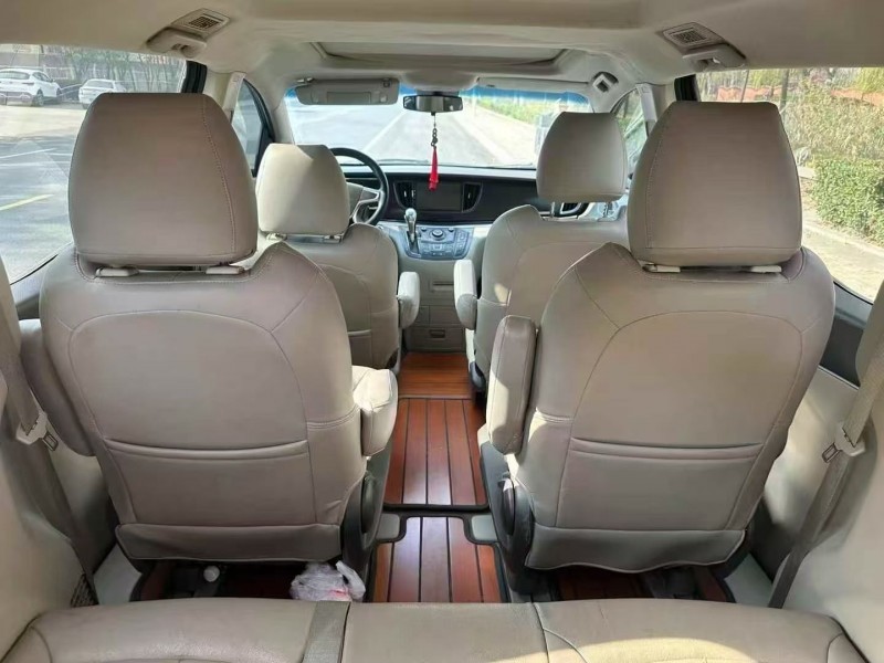 东营13年别克GL86