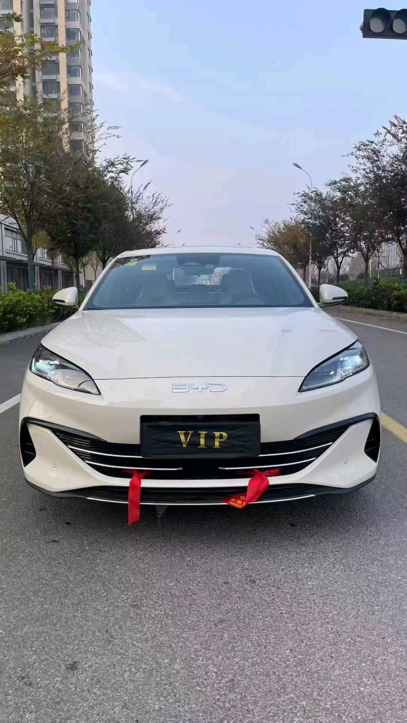 烟台25年比亚迪海豹1