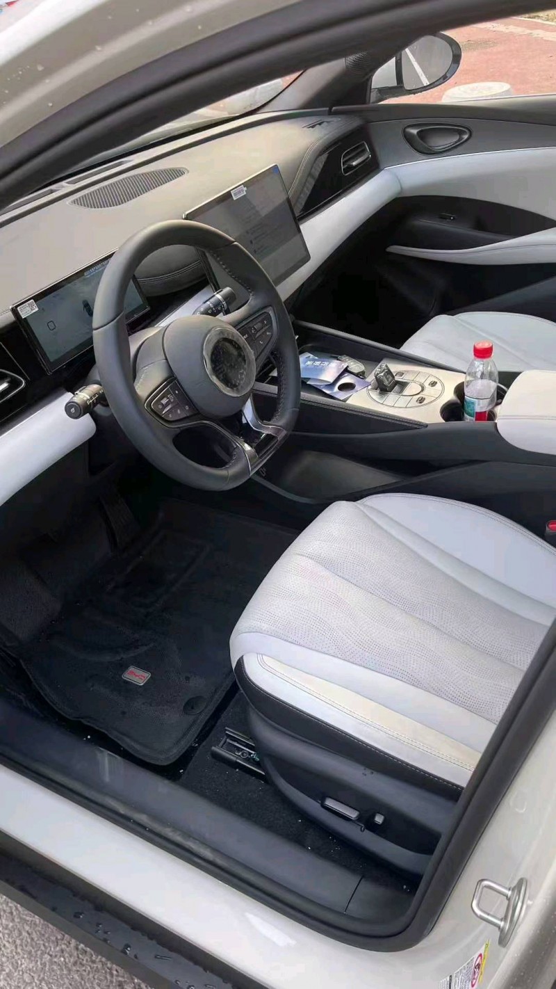 烟台25年比亚迪海豹4