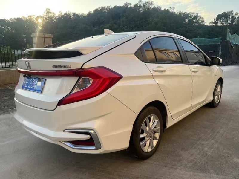 江门18年本田竞瑞8