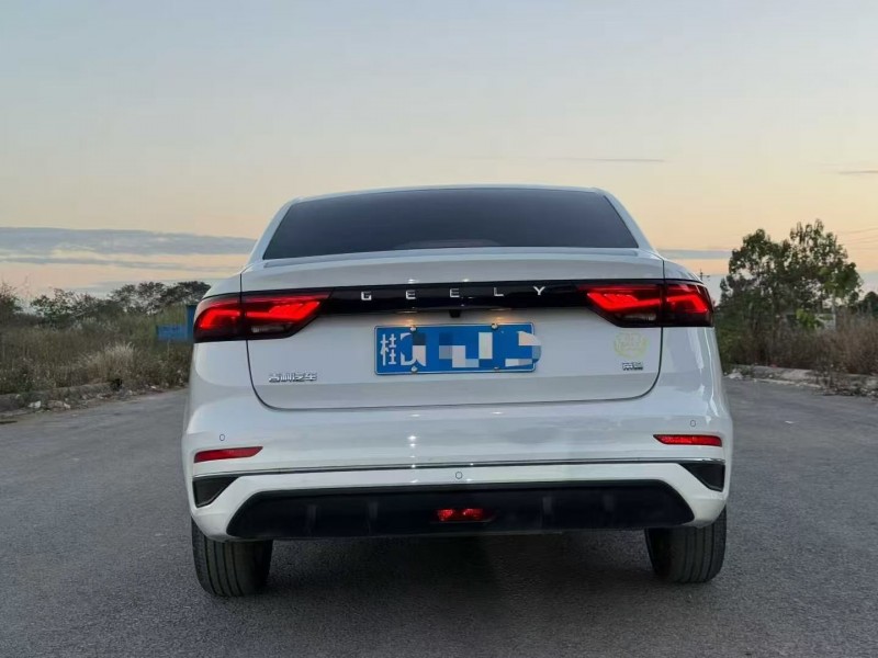 桂林22年吉利帝豪8