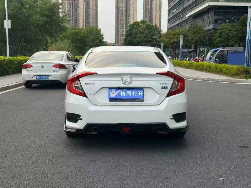 东莞17年本田思域5