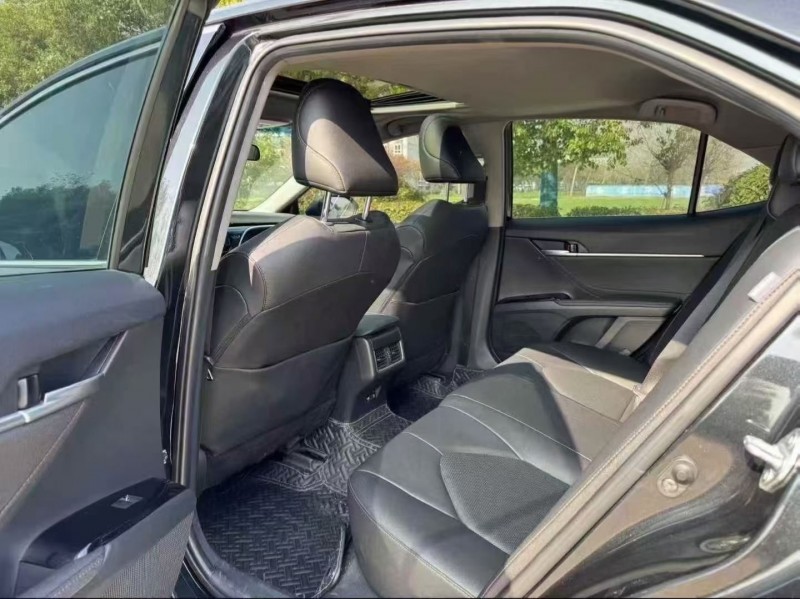 连云港22年丰田凯美瑞5