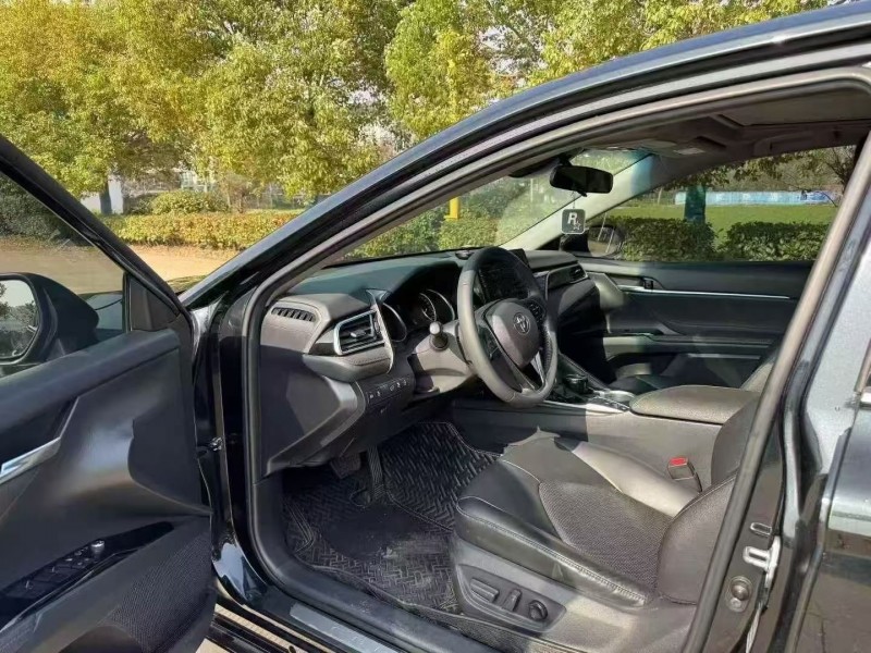 连云港22年丰田凯美瑞6