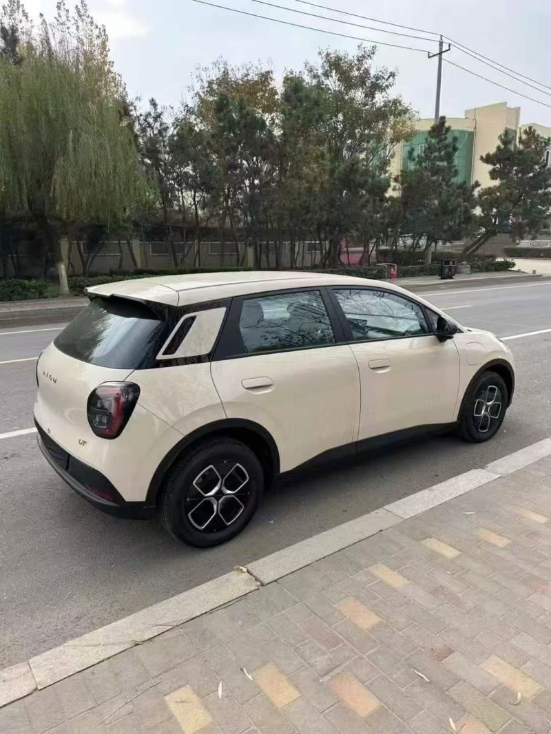 济宁25年传祺埃安RT7