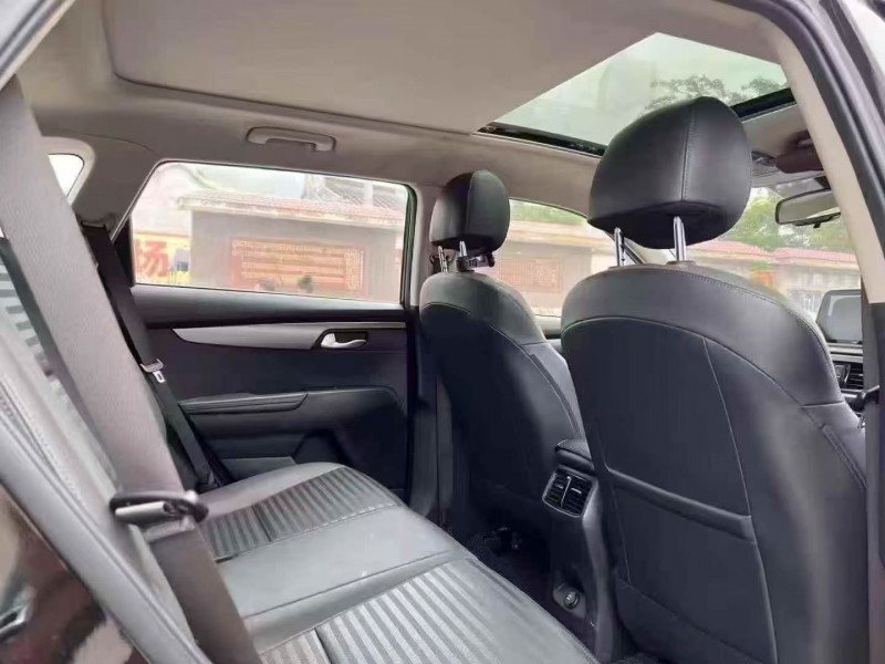 汕尾18年起亚智跑5