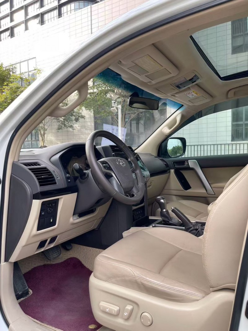 佛山19年丰田普拉多4