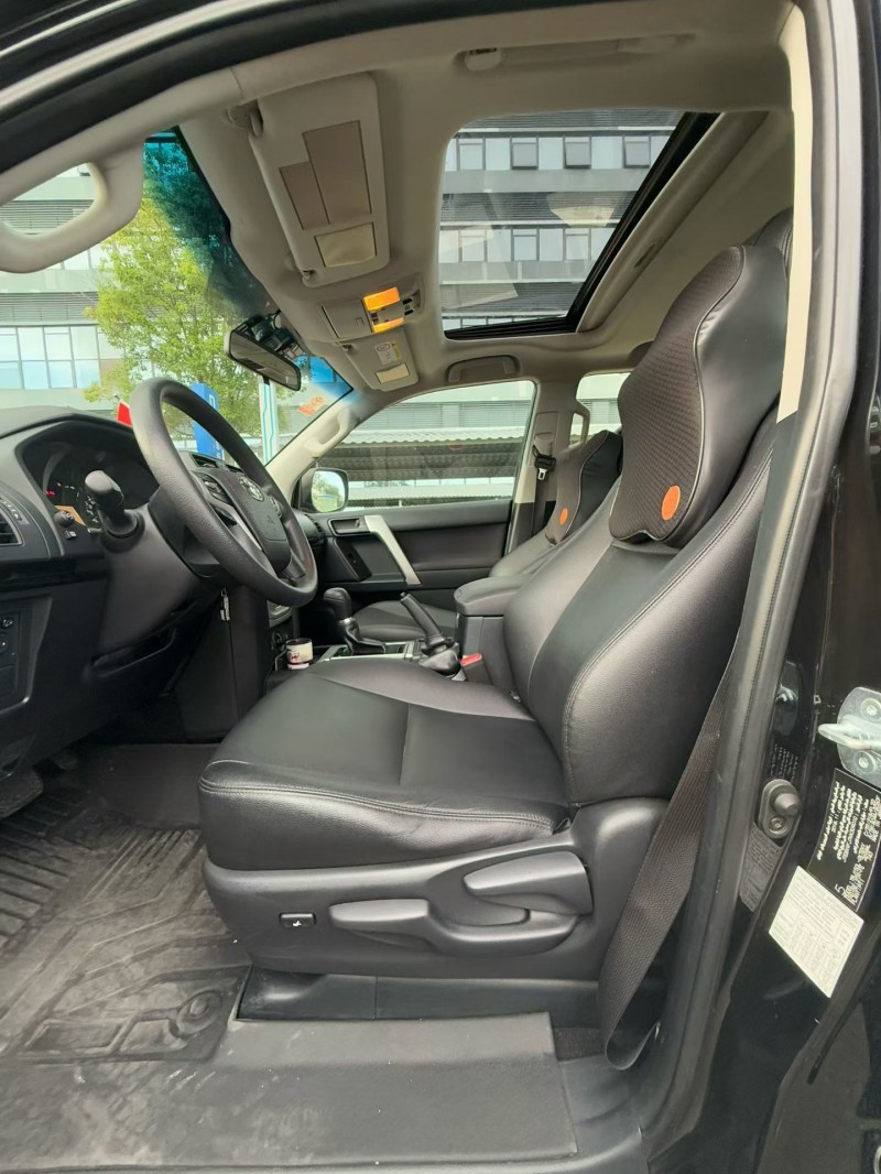 东莞19年丰田普拉多4