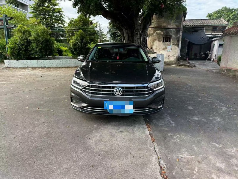 汕头19年大众速腾1