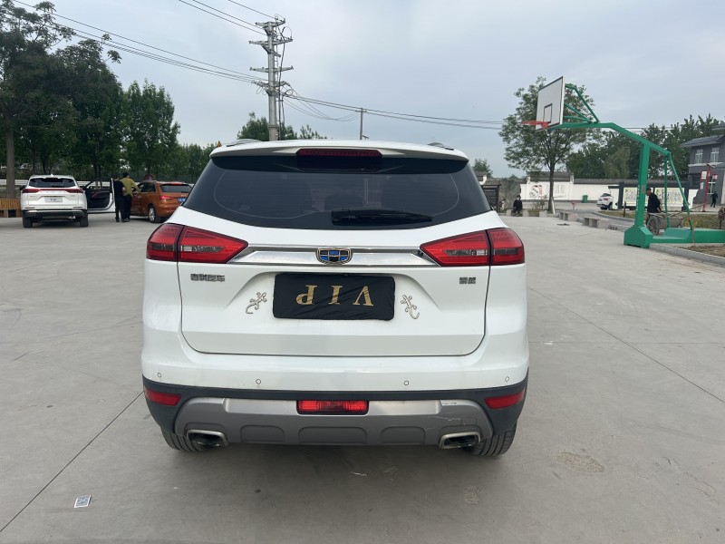 徐州17年吉利博越9